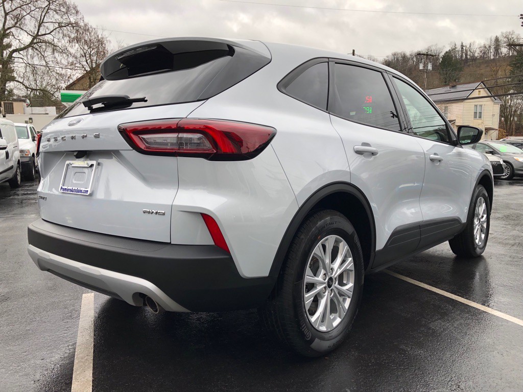 2025 Ford Escape Image 5