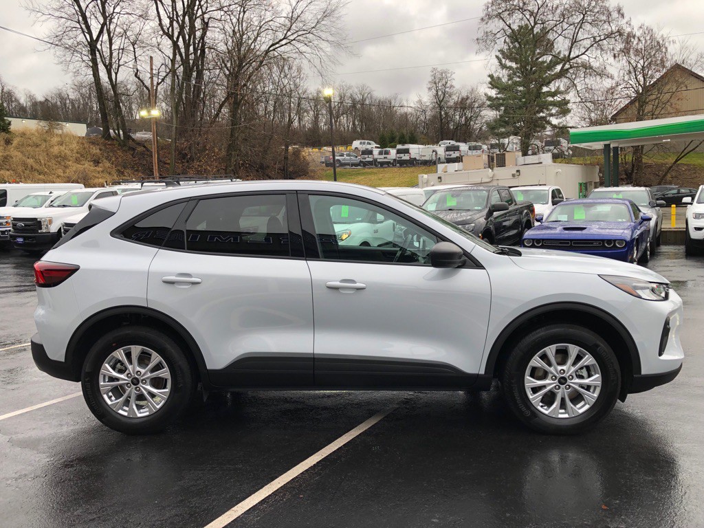 2025 Ford Escape Image 6