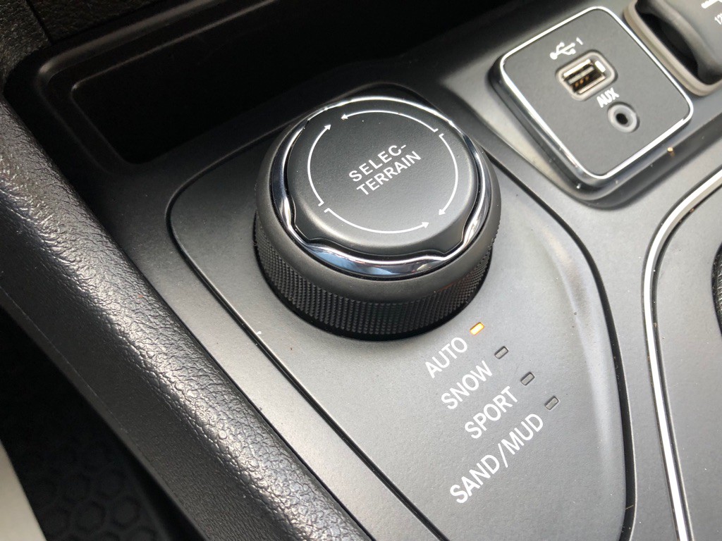 2019 Jeep Cherokee Image 32