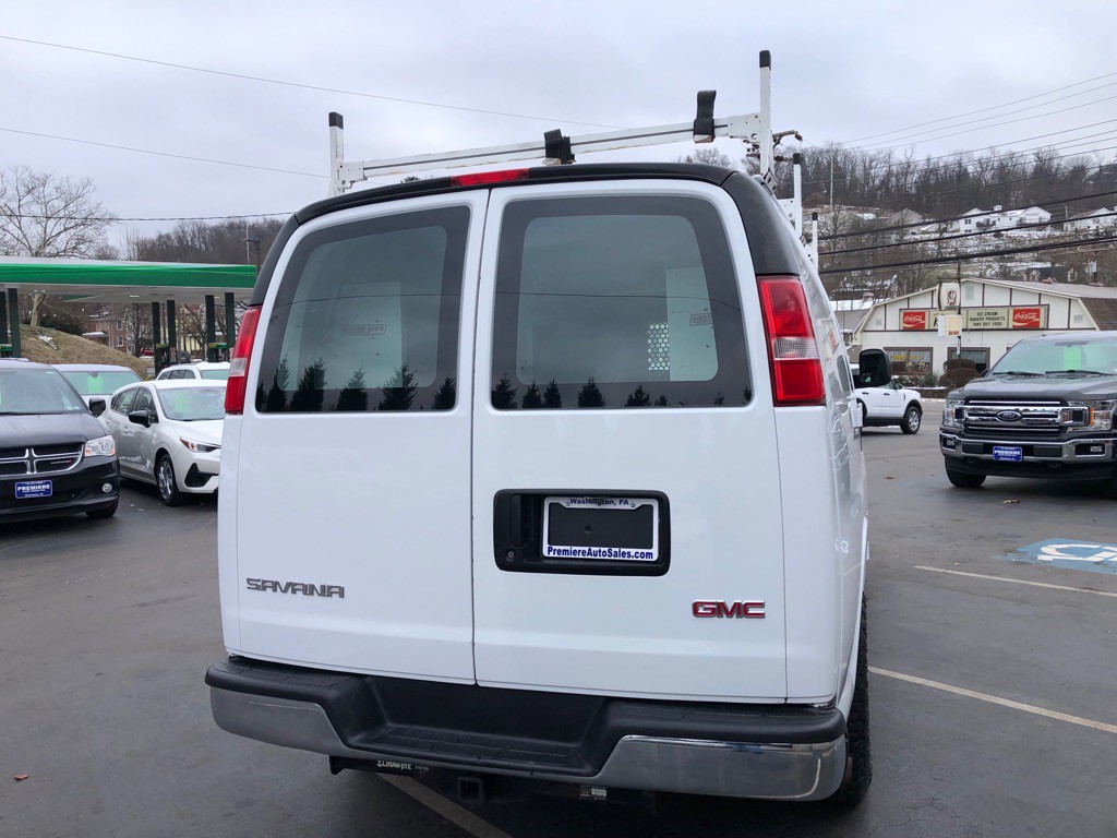 2017 GMC Savana Image 4