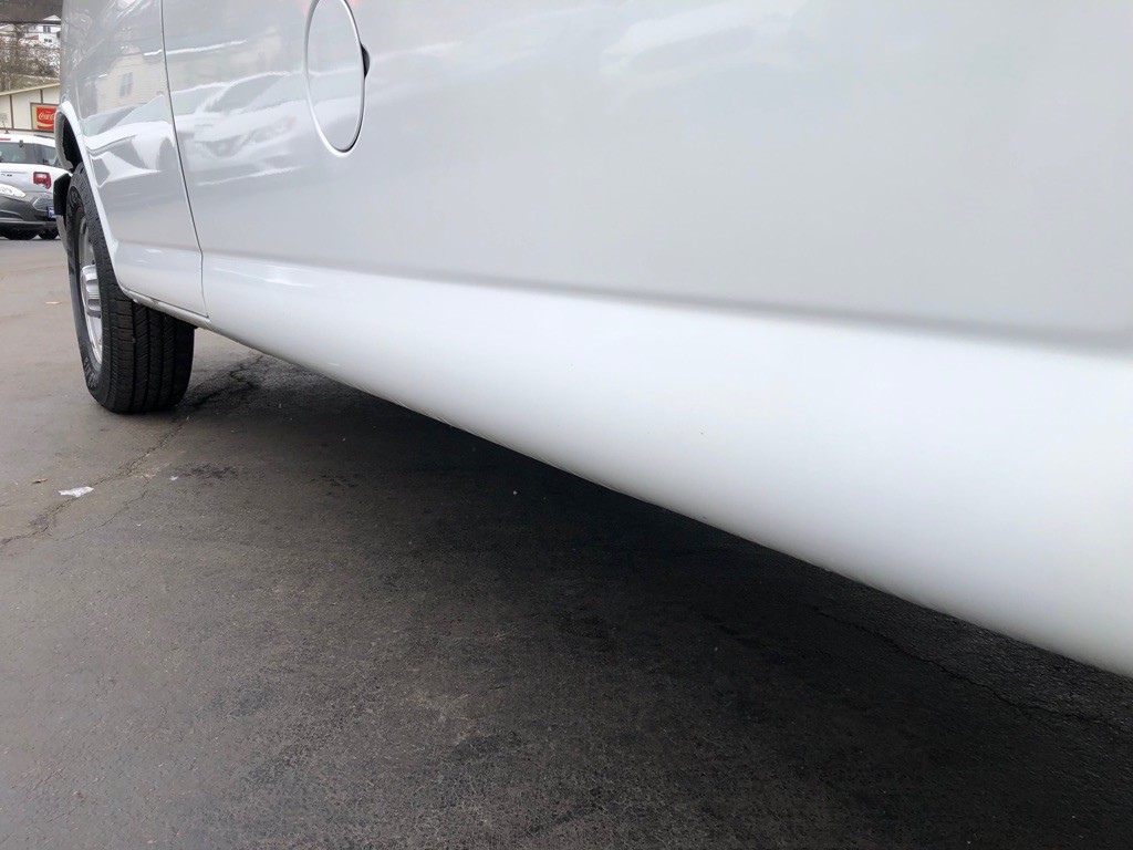 2017 GMC Savana Image 13