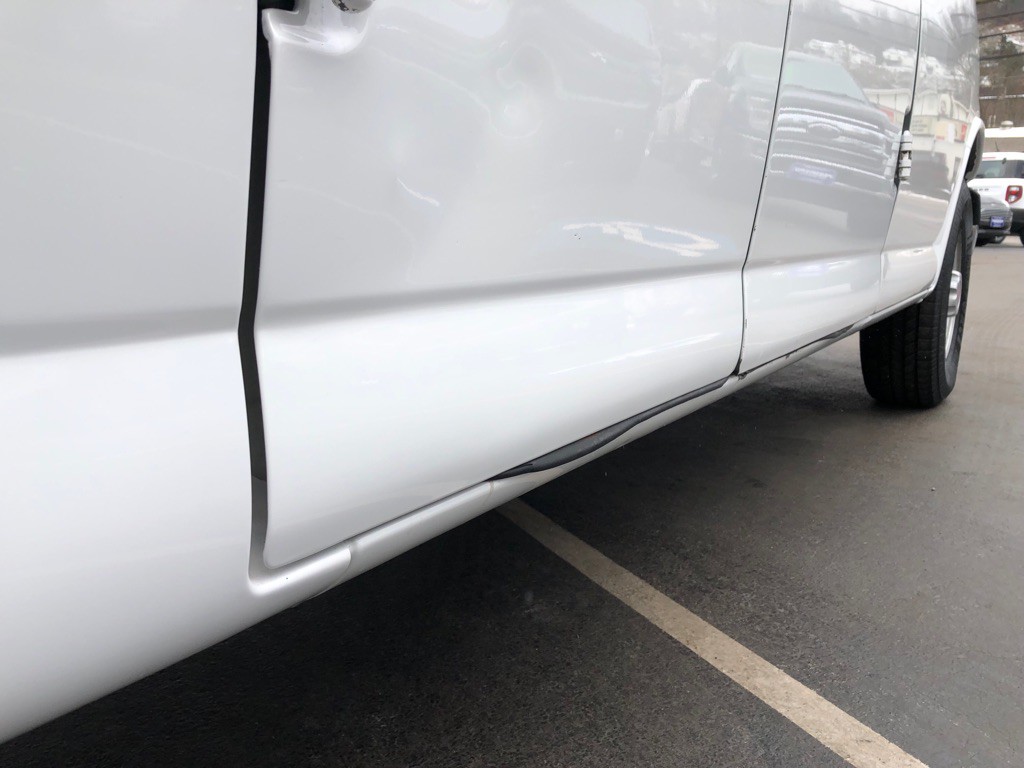 2017 GMC Savana Image 14