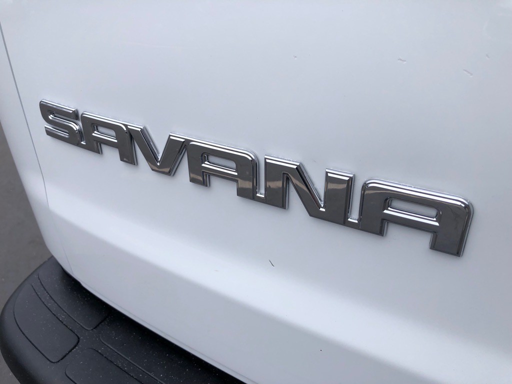 2017 GMC Savana Image 15