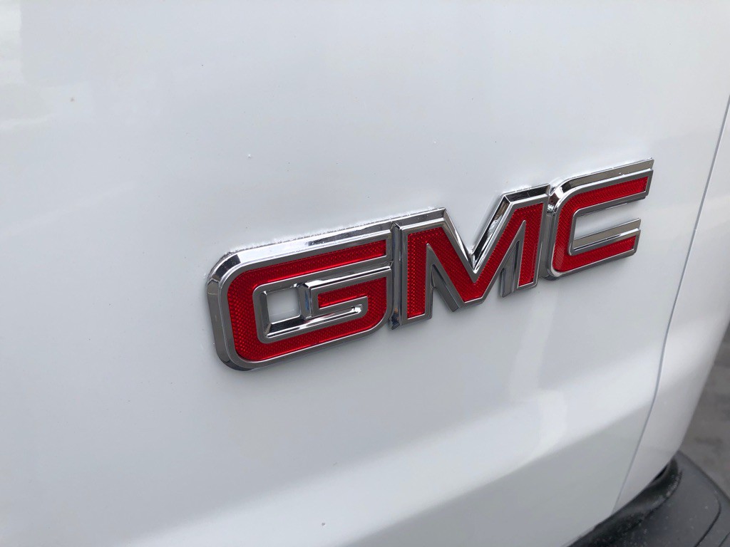 2017 GMC Savana Image 16