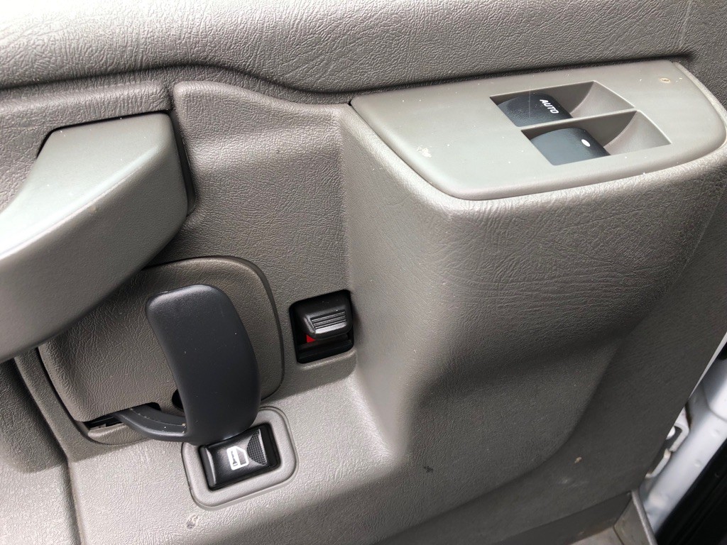 2017 GMC Savana Image 17