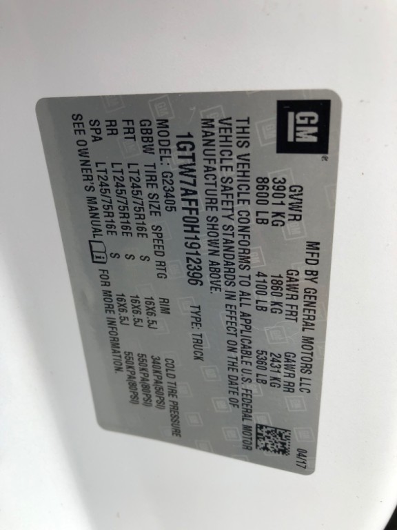 2017 GMC Savana Image 30