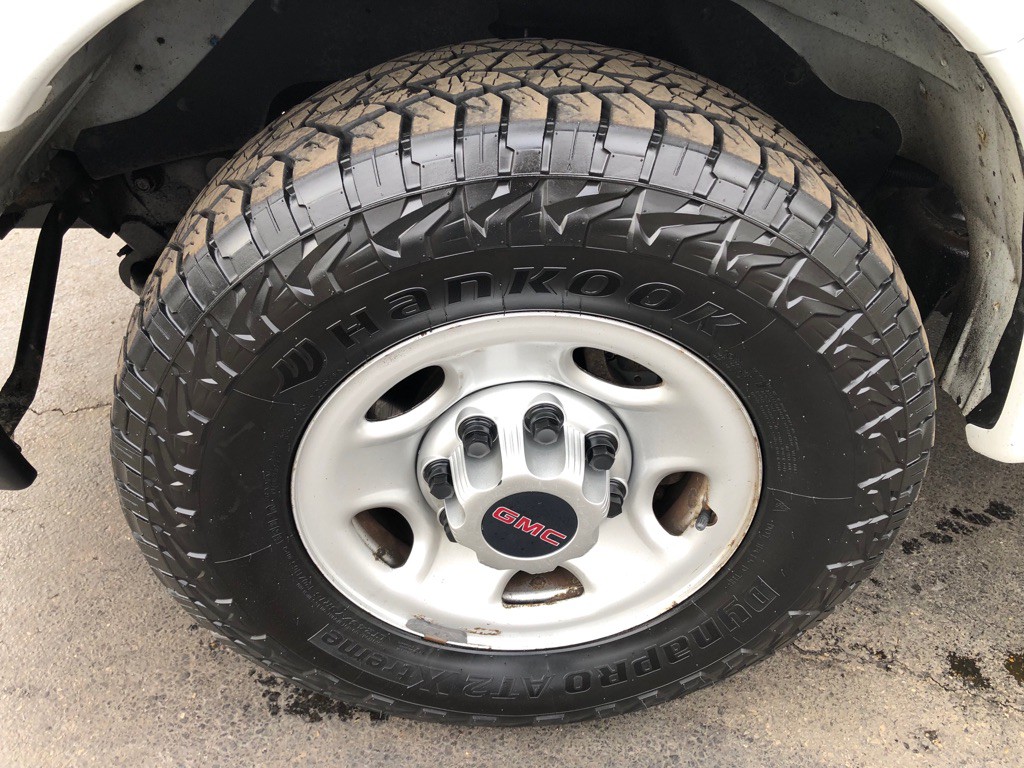 2016 GMC Savana Image 10