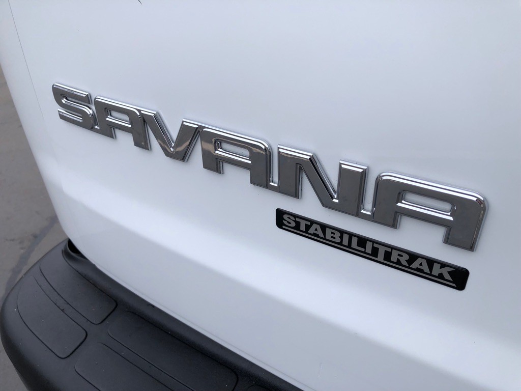 2016 GMC Savana Image 15