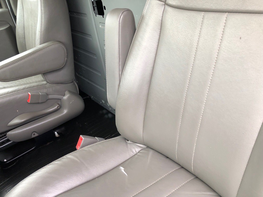 2016 GMC Savana Image 19