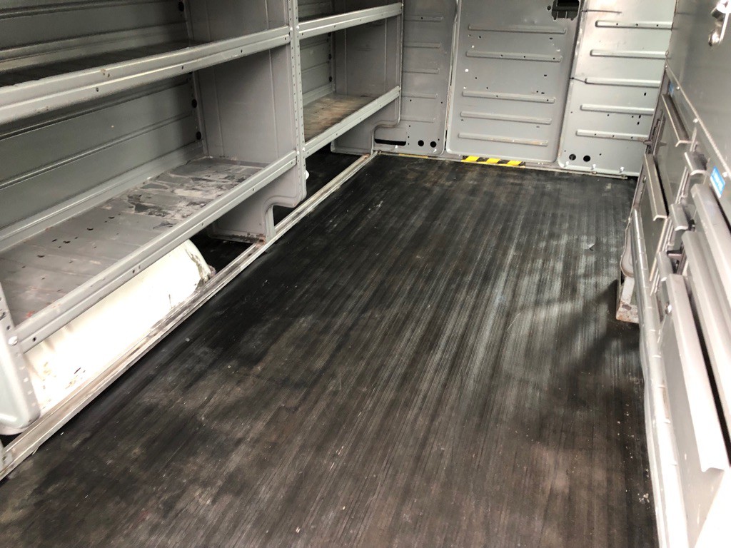 2016 GMC Savana Image 20