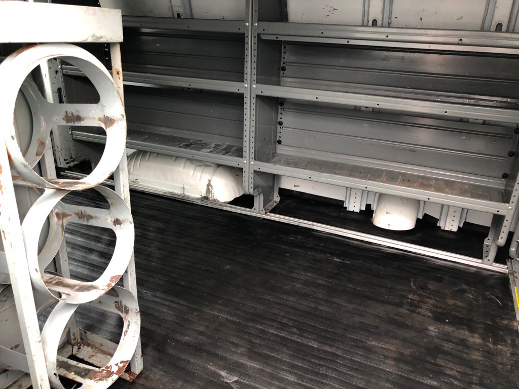 2016 GMC Savana Image 23