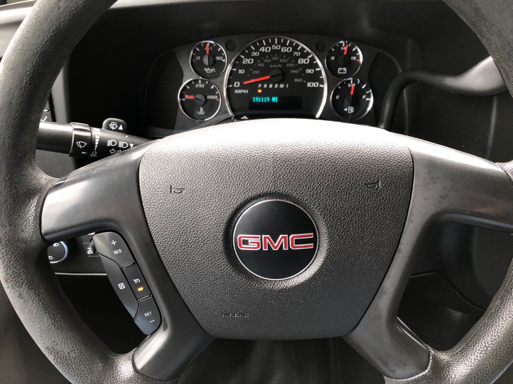 2016 GMC Savana Image 30