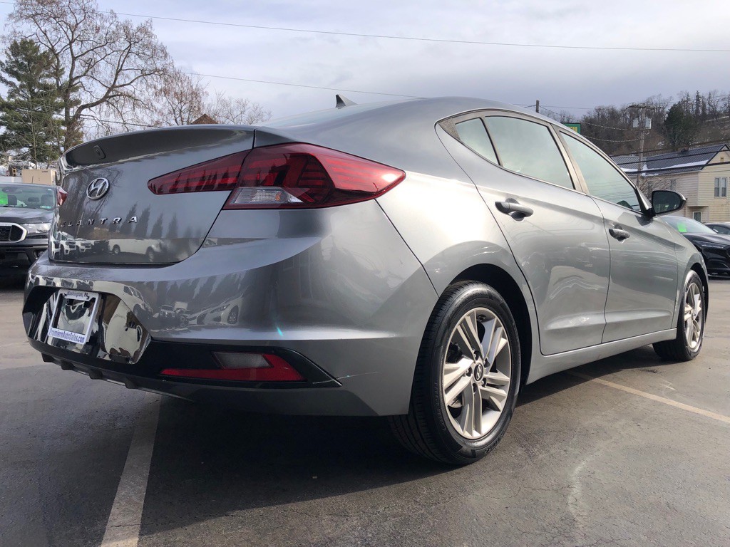 2019 Hyundai Elantra Image 5