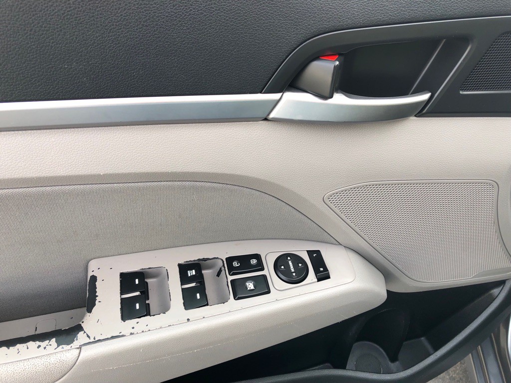 2019 Hyundai Elantra Image 15