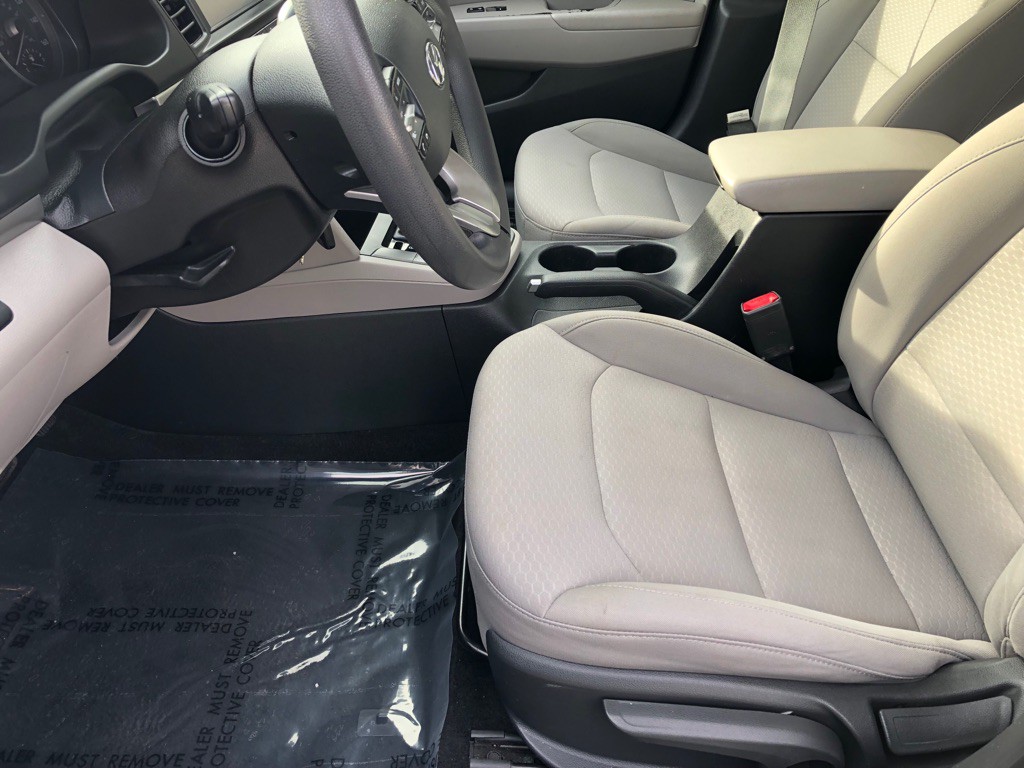 2019 Hyundai Elantra Image 16