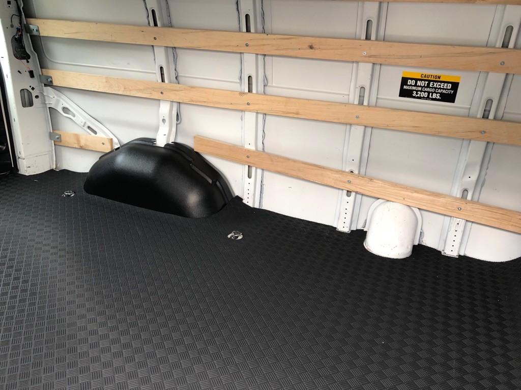 2024 Chevrolet Express Image 21