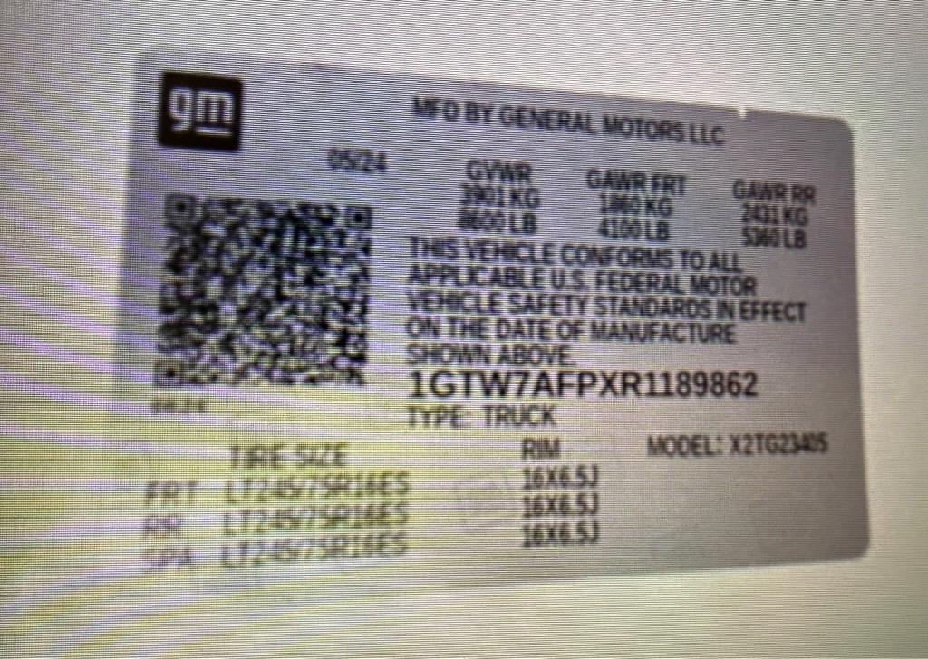 2024 GMC Savana Image 4