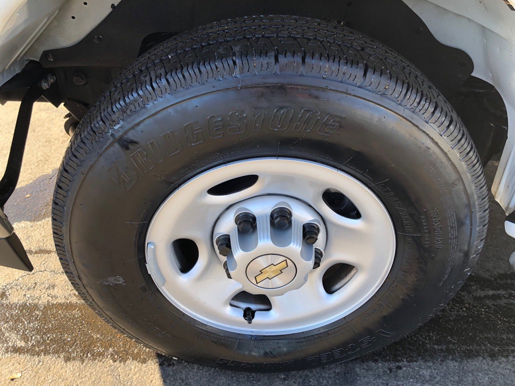 2024 Chevrolet Express Image 10