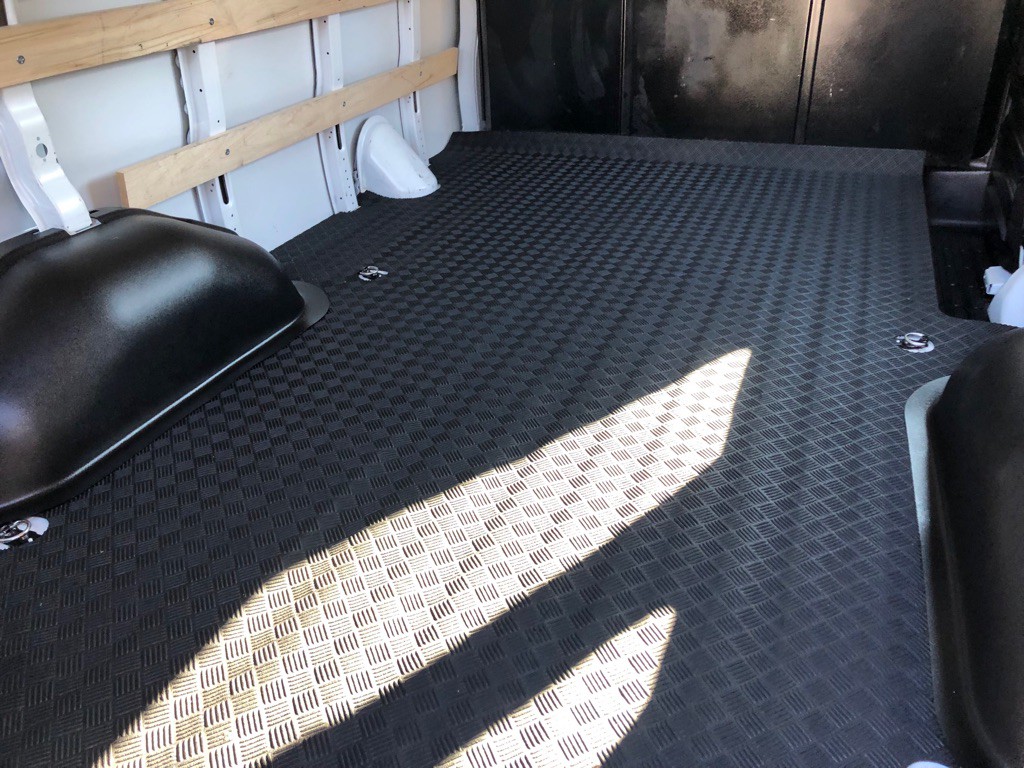 2024 Chevrolet Express Image 19