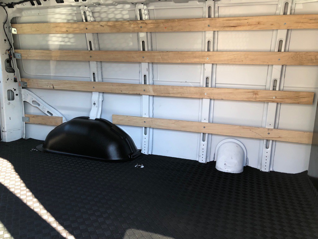 2024 Chevrolet Express Image 22