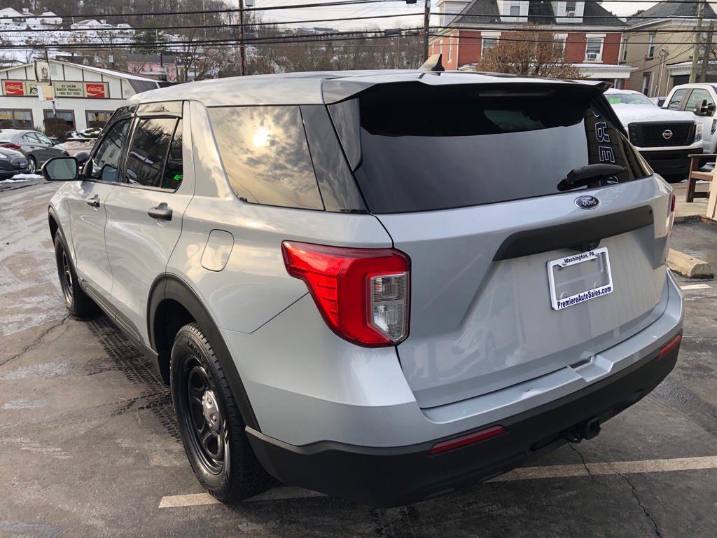 2022 Ford Explorer Image 3