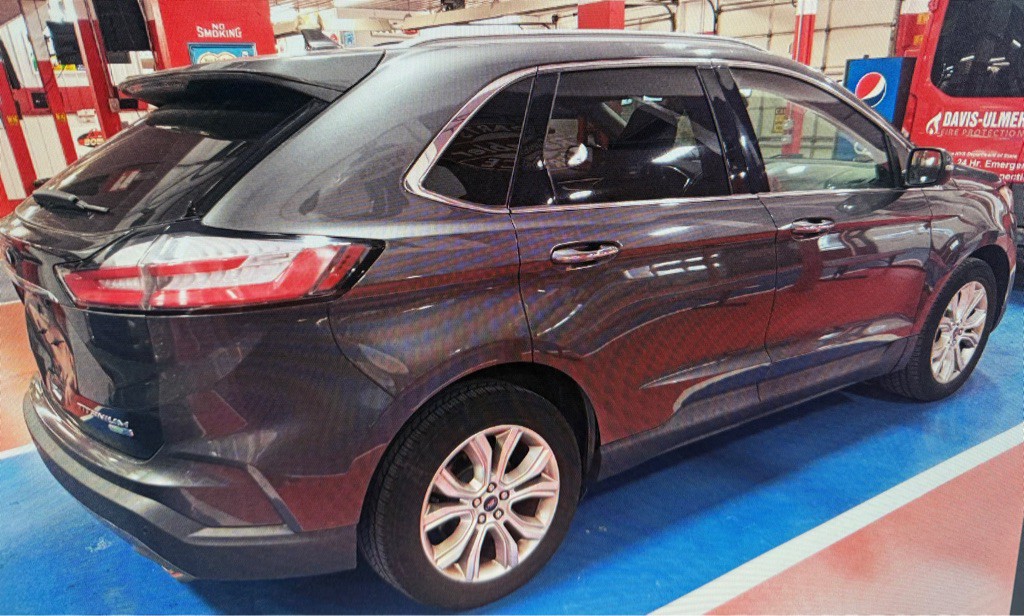 2020 Ford Edge Image 2