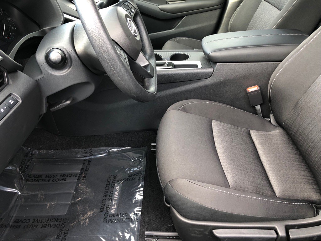 2024 Nissan Altima Image 17