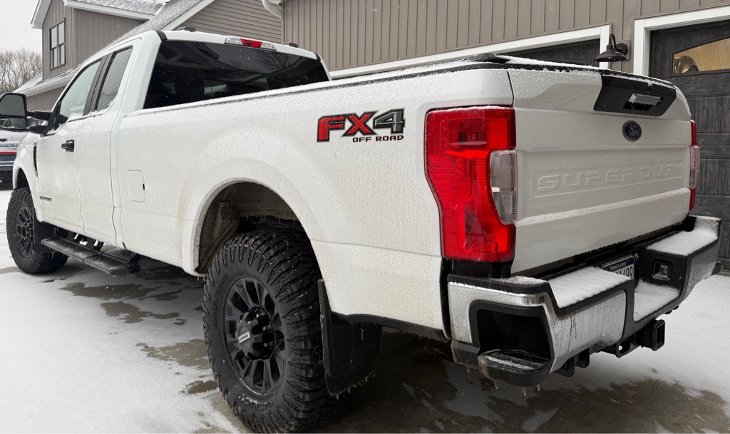 2022 Ford F-250 Image 2