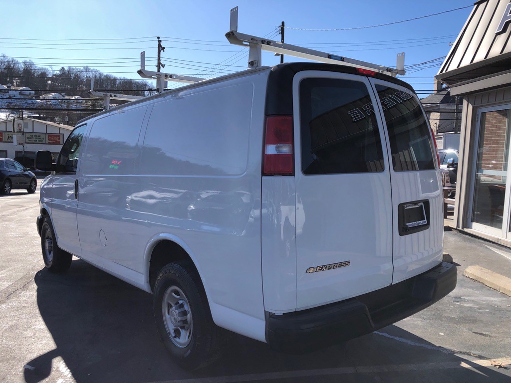 2019 Chevrolet Express Image 3
