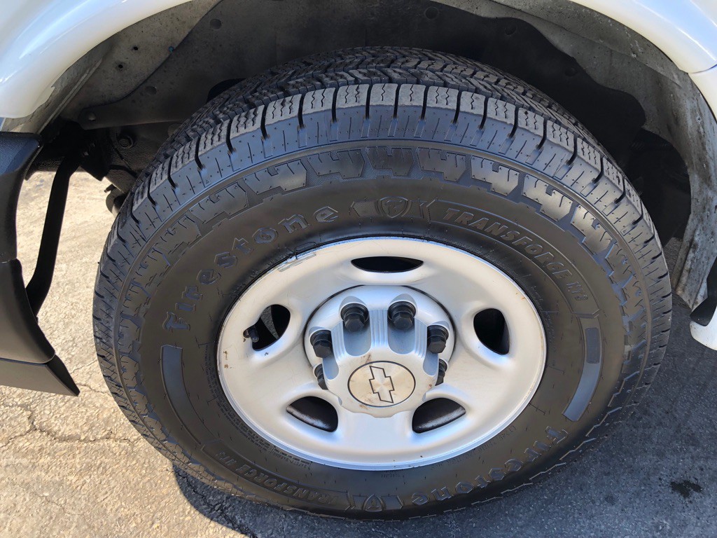 2019 Chevrolet Express Image 10