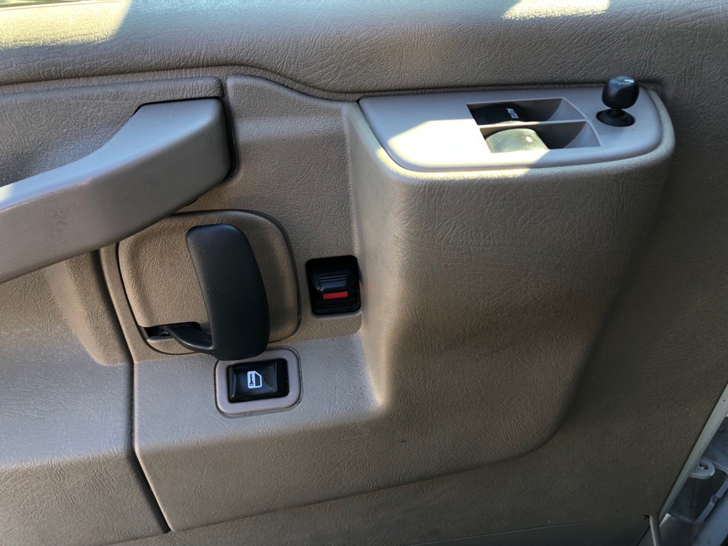 2019 Chevrolet Express Image 16