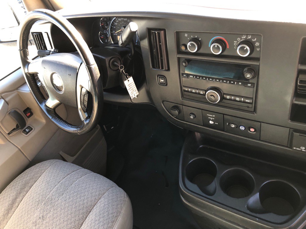 2019 Chevrolet Express Image 24