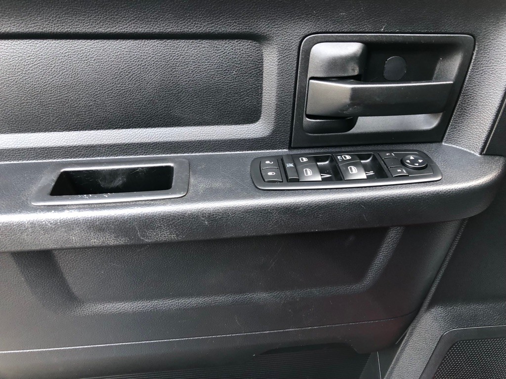 2015 RAM 3500 Image 17