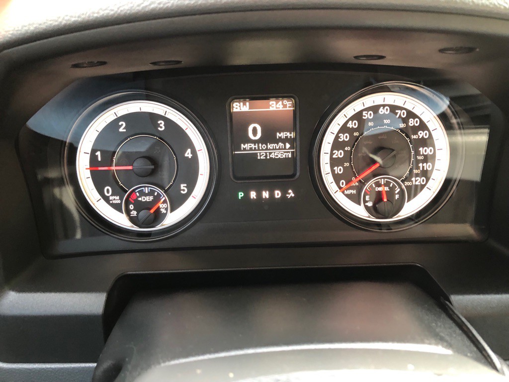 2015 RAM 3500 Image 32