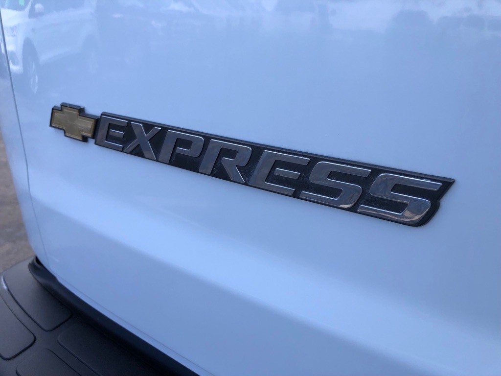 2024 Chevrolet Express Image 15