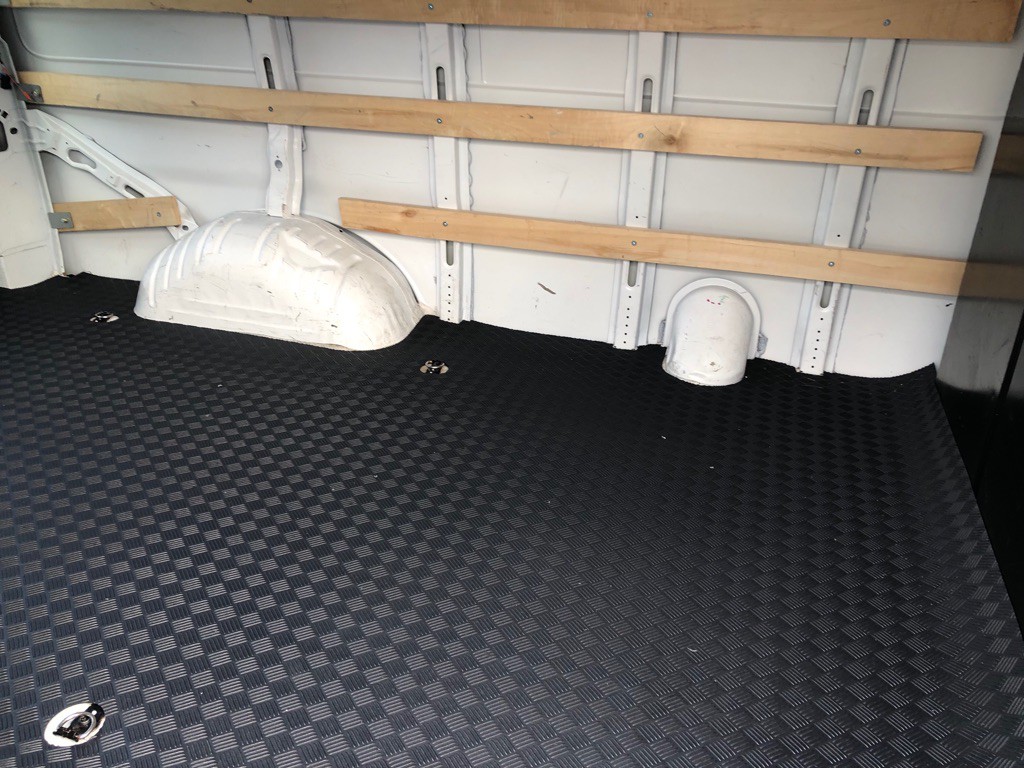 2024 Chevrolet Express Image 22