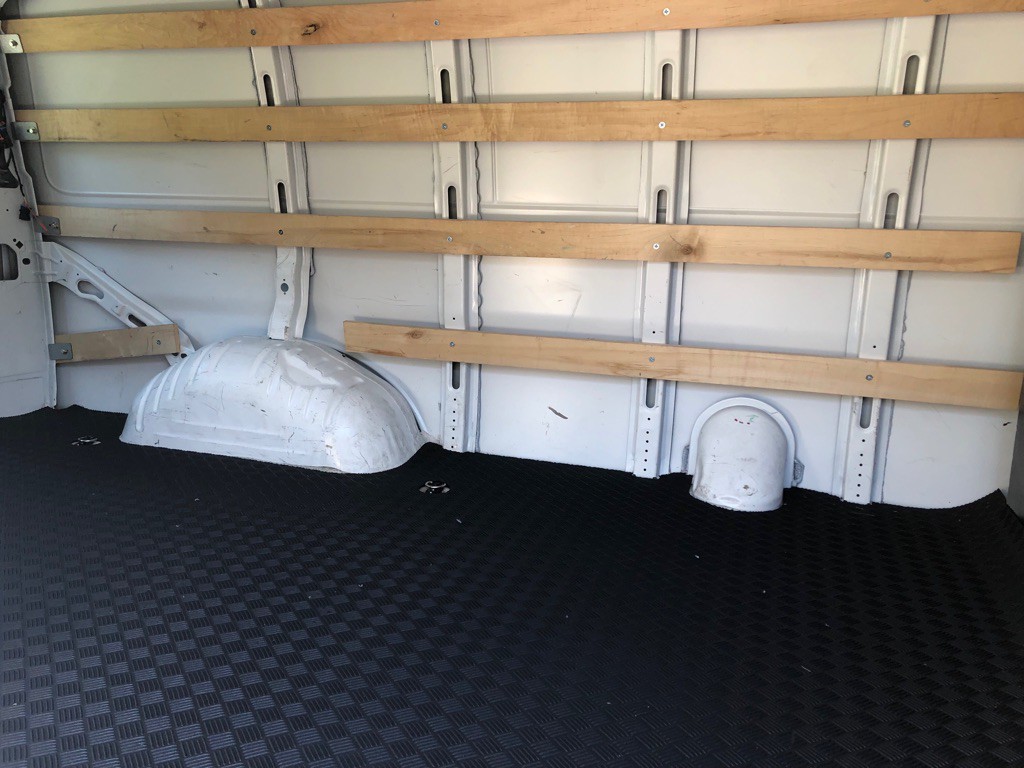 2024 Chevrolet Express Image 19