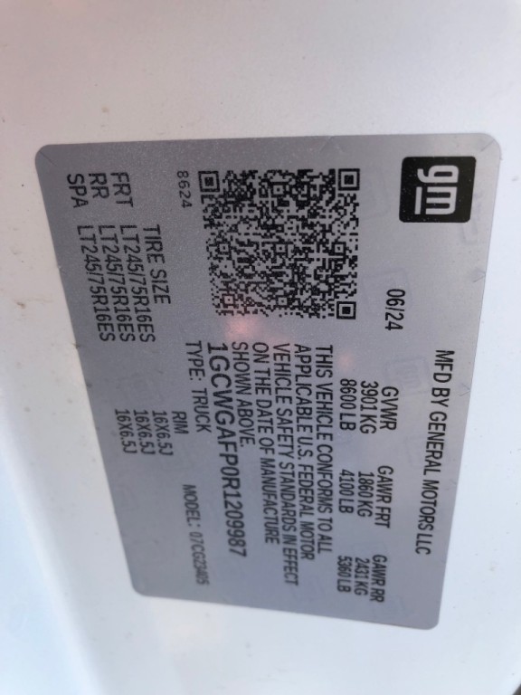 2024 Chevrolet Express Image 31