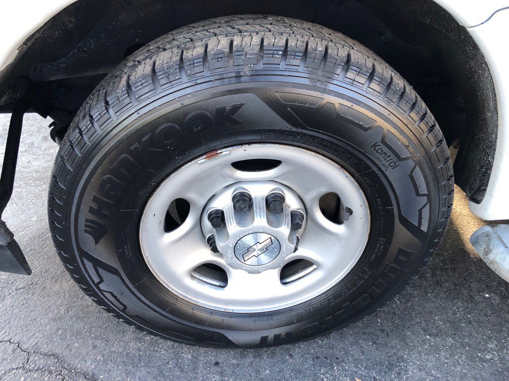 2019 Chevrolet Express Image 10