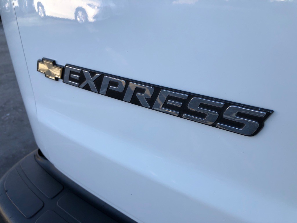 2019 Chevrolet Express Image 15