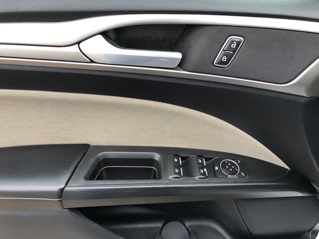 2019 Ford Fusion Image 16