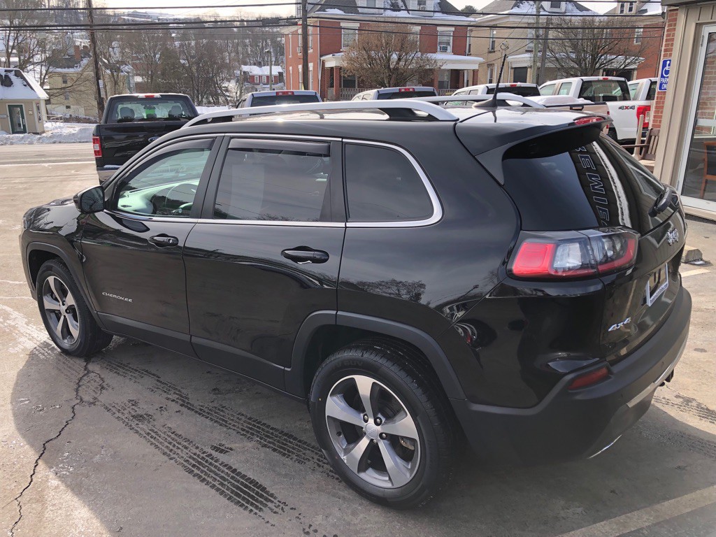 2019 Jeep Cherokee Image 3