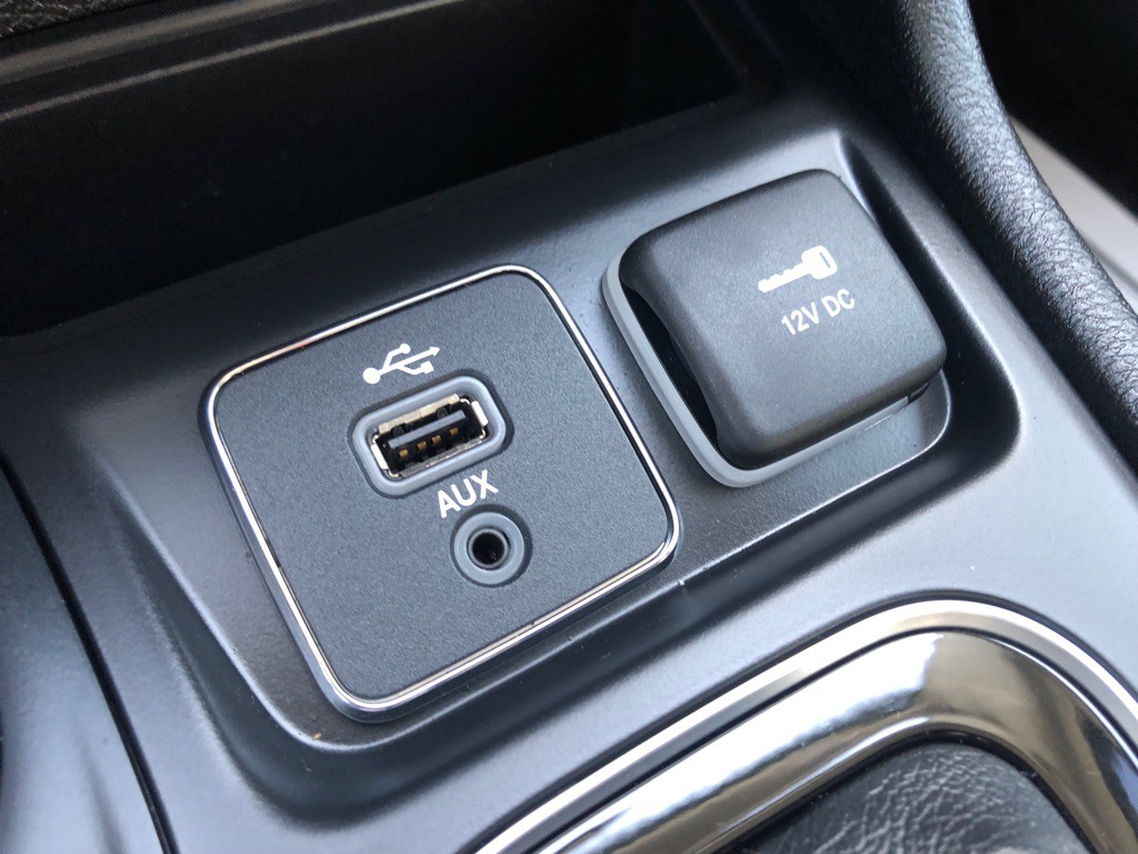 2019 Jeep Cherokee Image 32