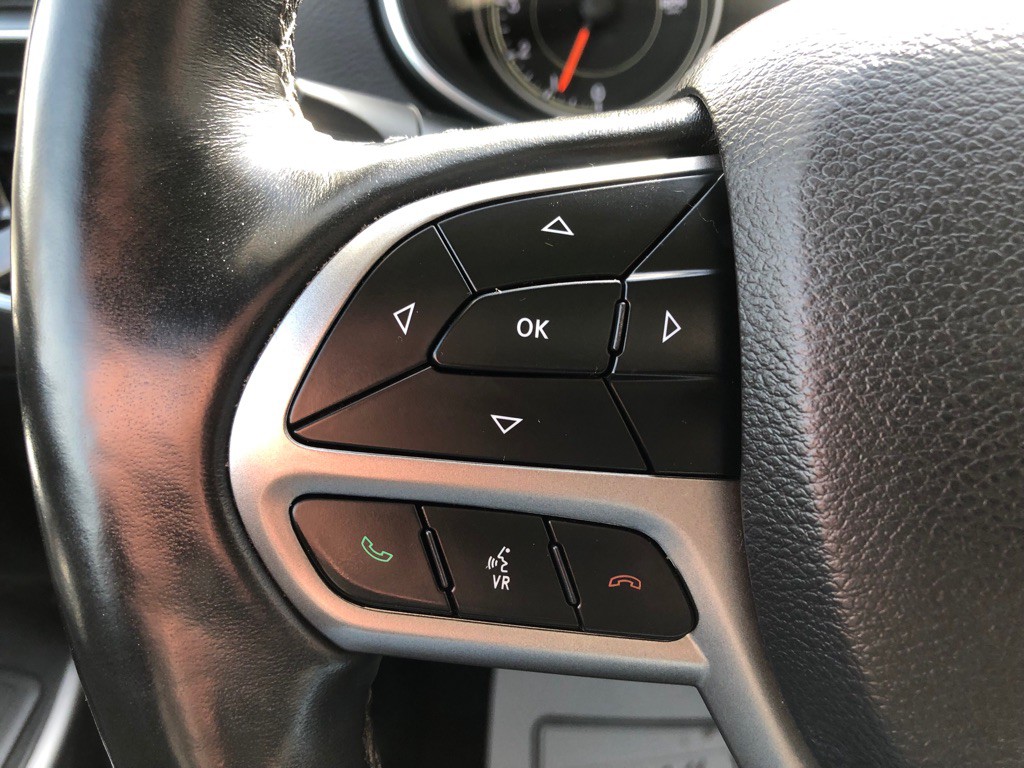 2019 Jeep Cherokee Image 38