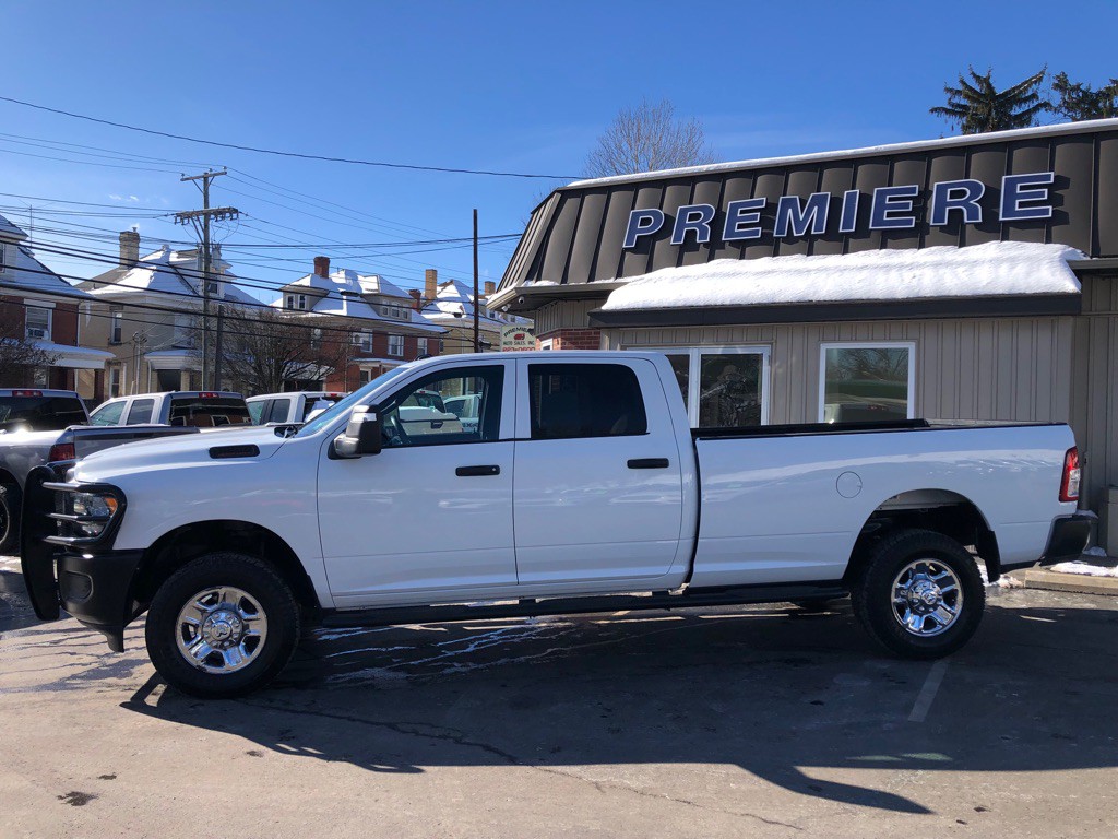 2023 RAM 2500 Image 2