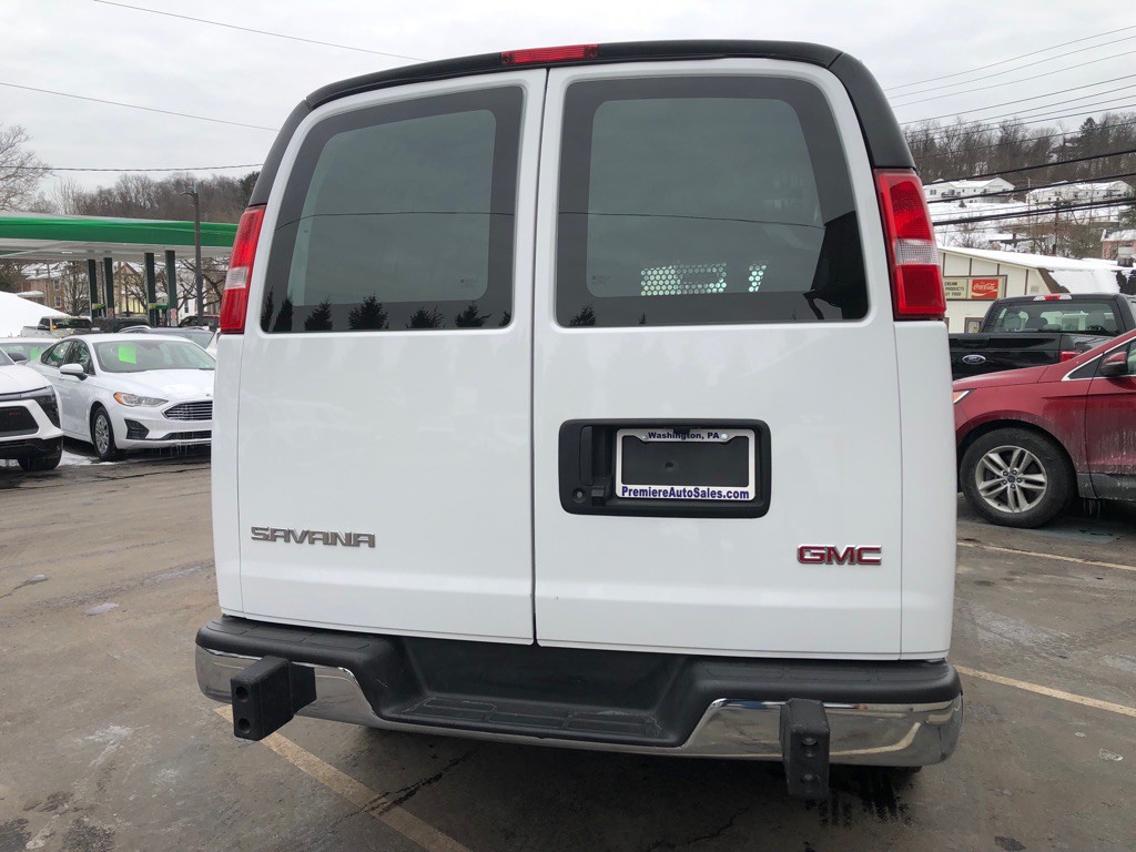2024 GMC Savana Image 4