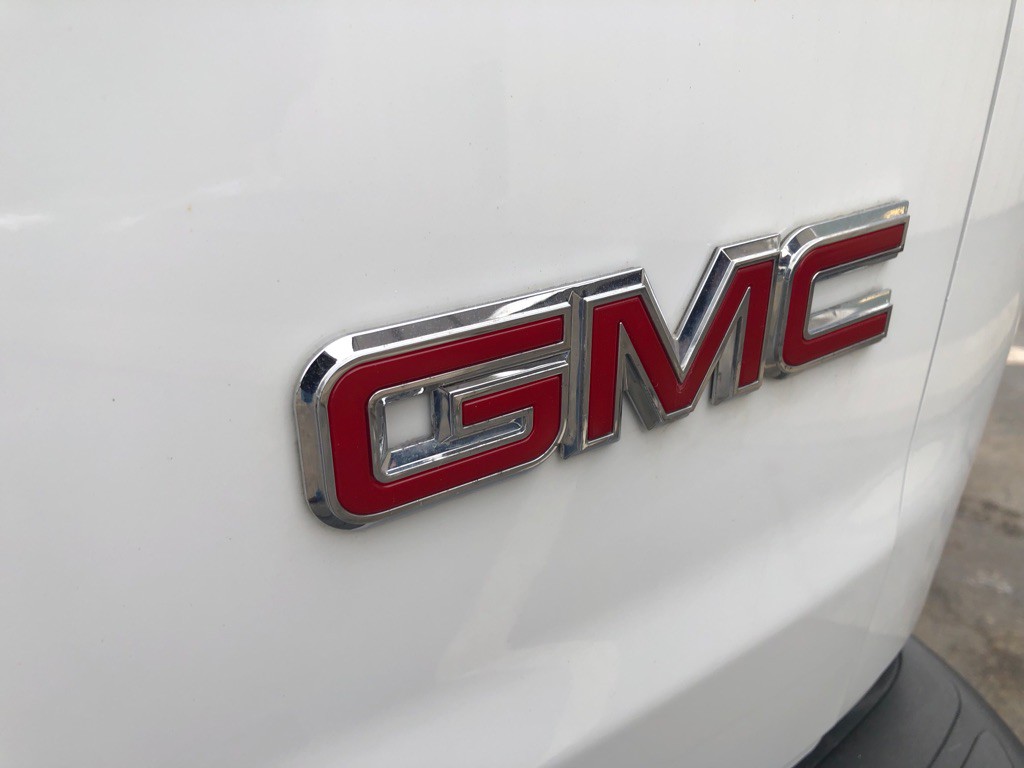 2024 GMC Savana Image 15