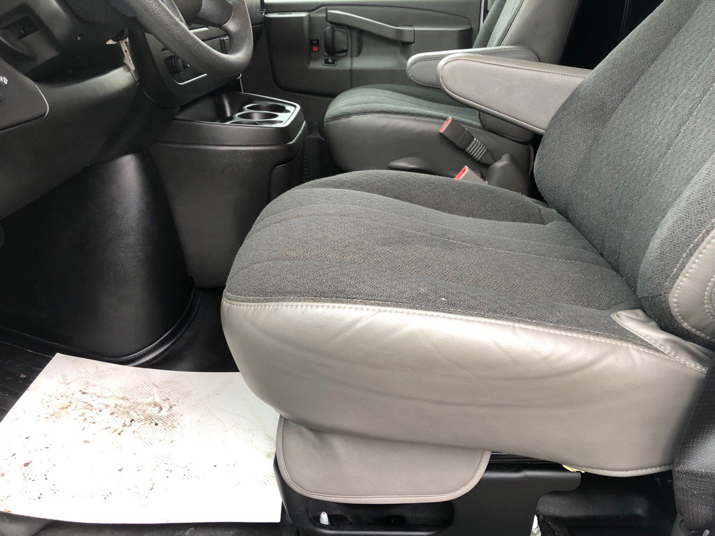 2024 GMC Savana Image 17