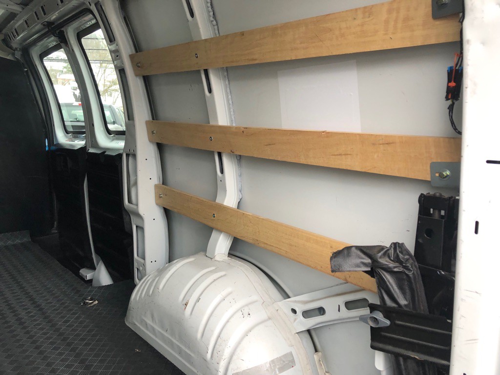 2024 GMC Savana Image 21