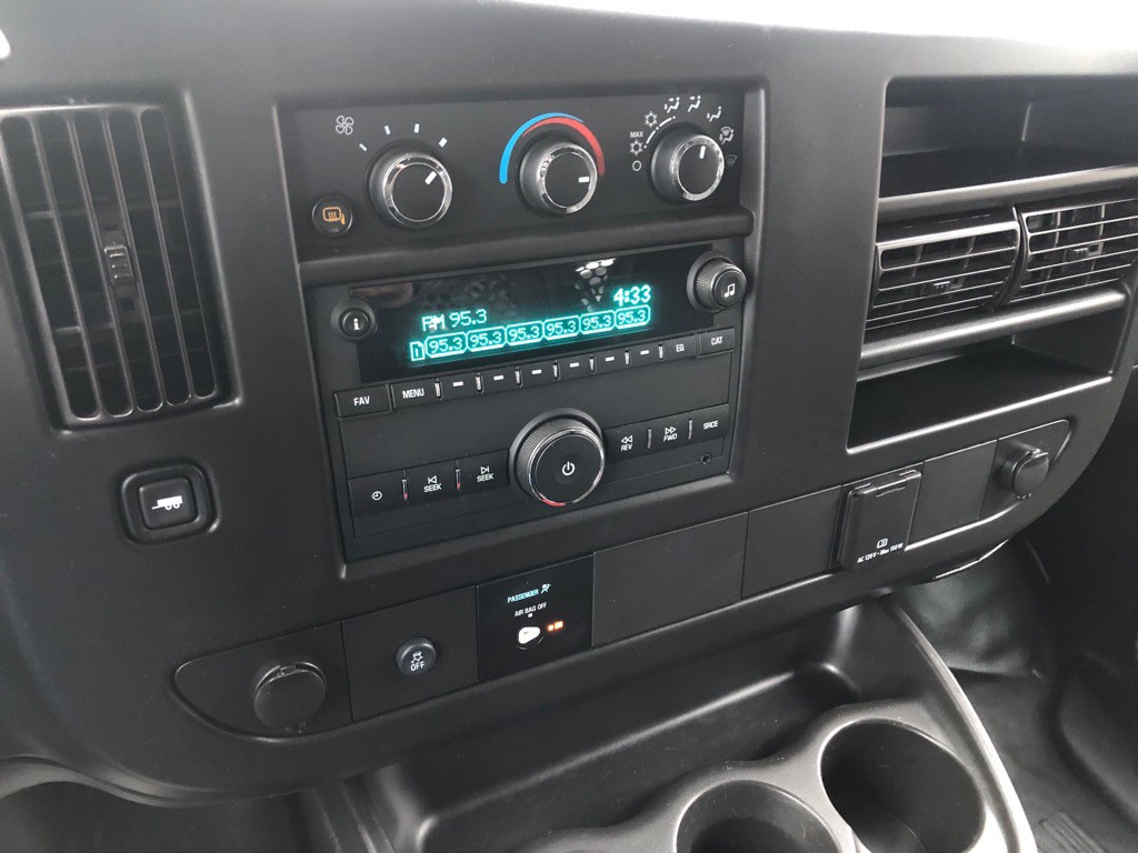 2024 GMC Savana Image 26